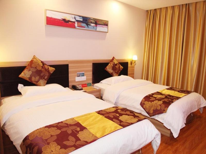Greentree Alliance Yichang East Yichang Station Hotel Екстериор снимка