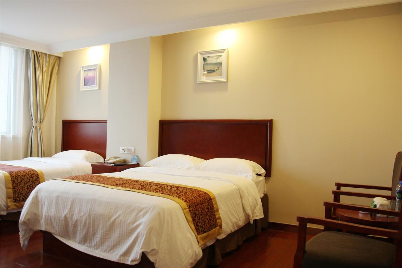 Greentree Alliance Yichang East Yichang Station Hotel Екстериор снимка