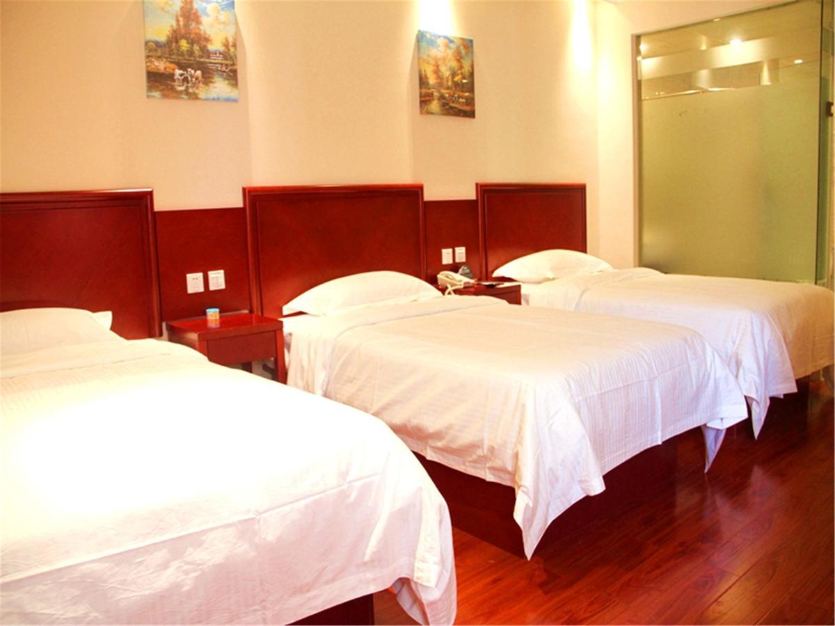 Greentree Alliance Yichang East Yichang Station Hotel Екстериор снимка