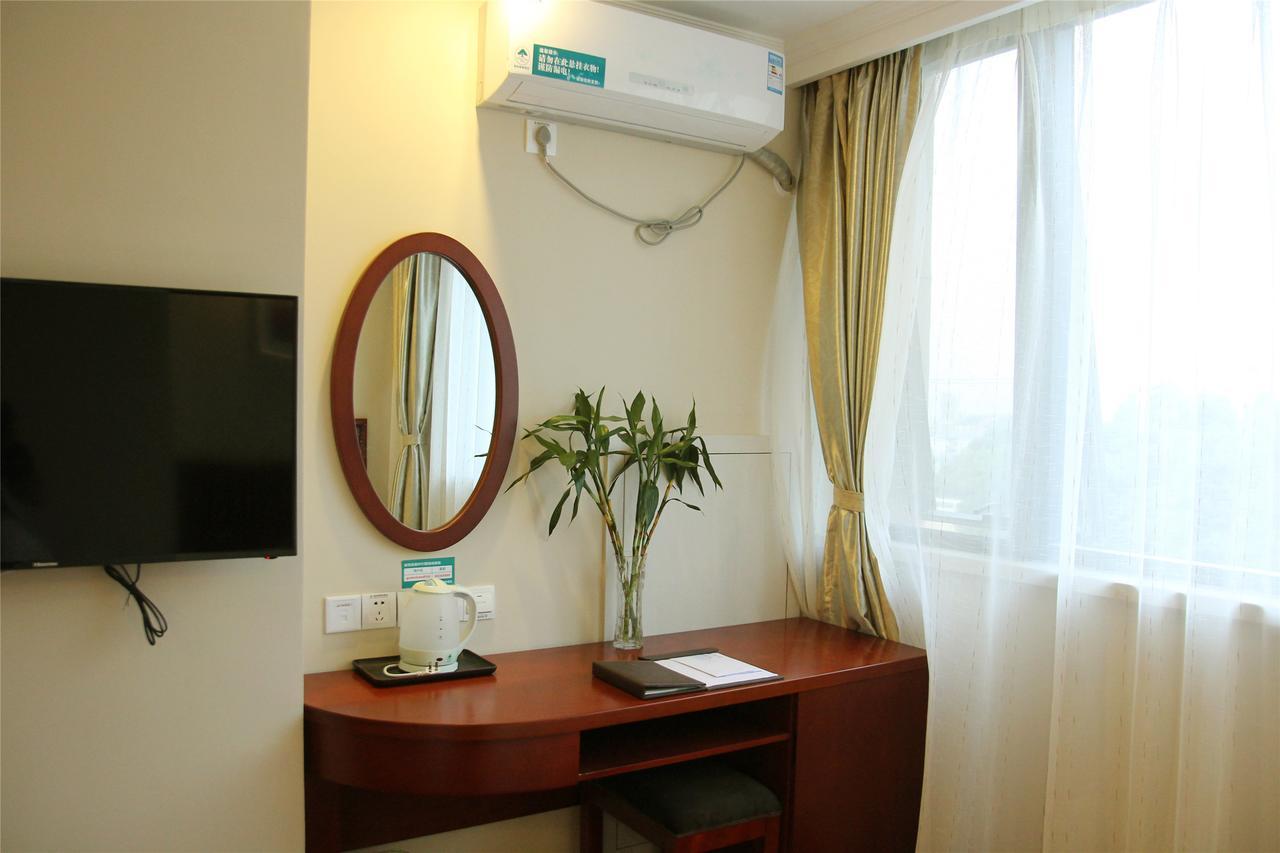 Greentree Alliance Yichang East Yichang Station Hotel Екстериор снимка