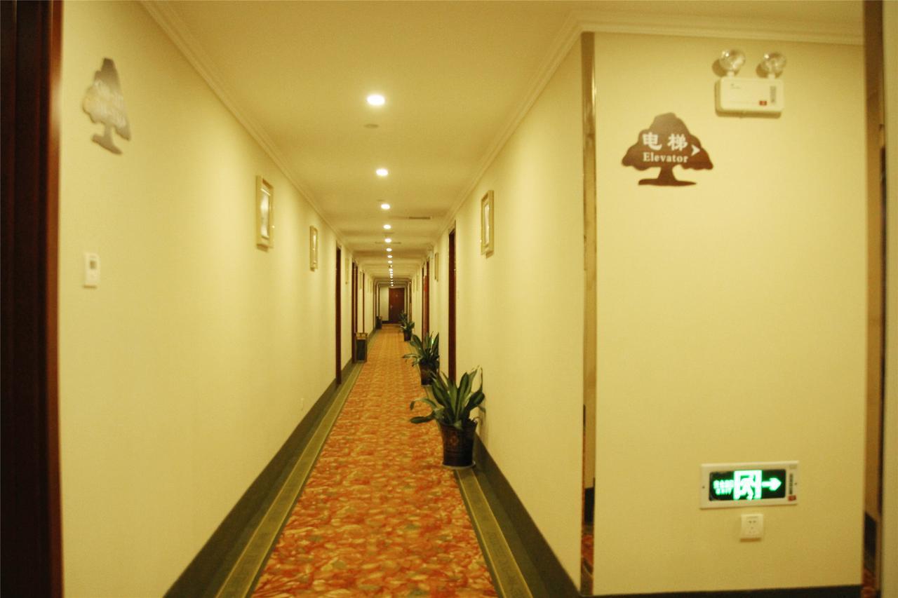 Greentree Alliance Yichang East Yichang Station Hotel Екстериор снимка