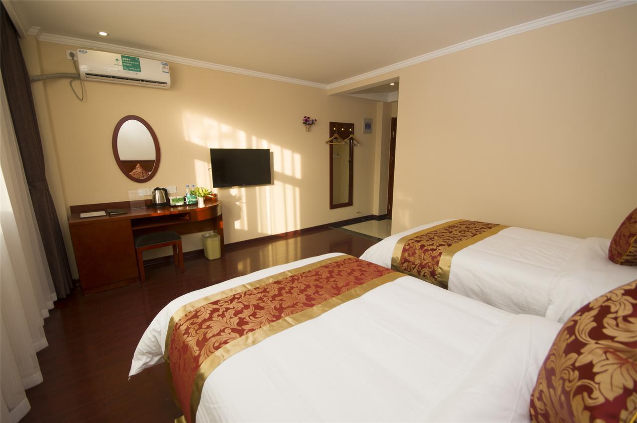 Greentree Alliance Yichang East Yichang Station Hotel Екстериор снимка