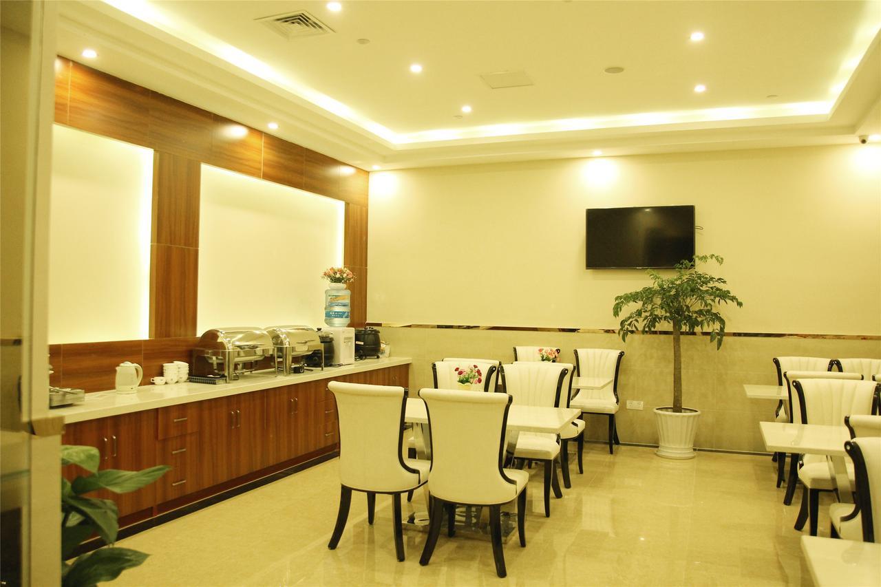 Greentree Alliance Yichang East Yichang Station Hotel Екстериор снимка
