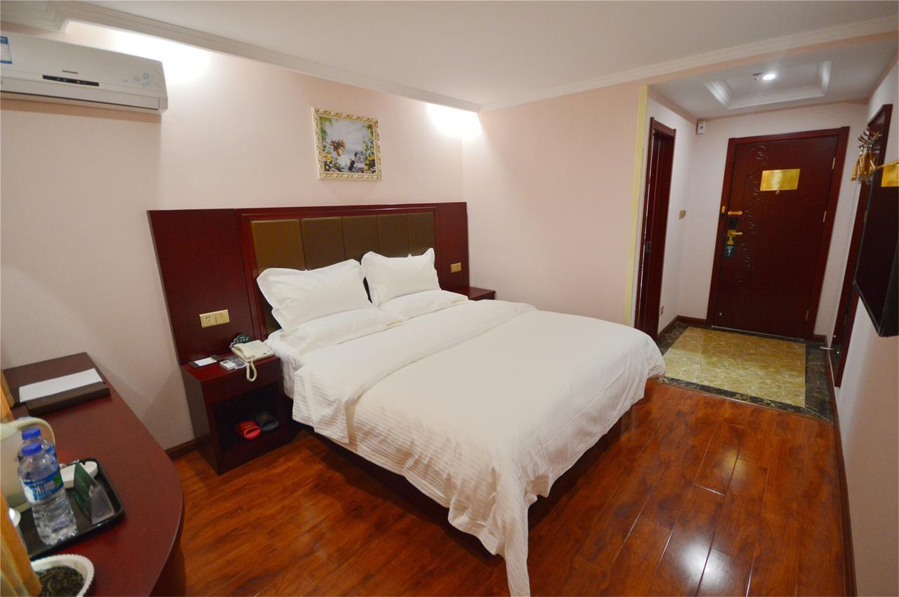Greentree Alliance Yichang East Yichang Station Hotel Екстериор снимка