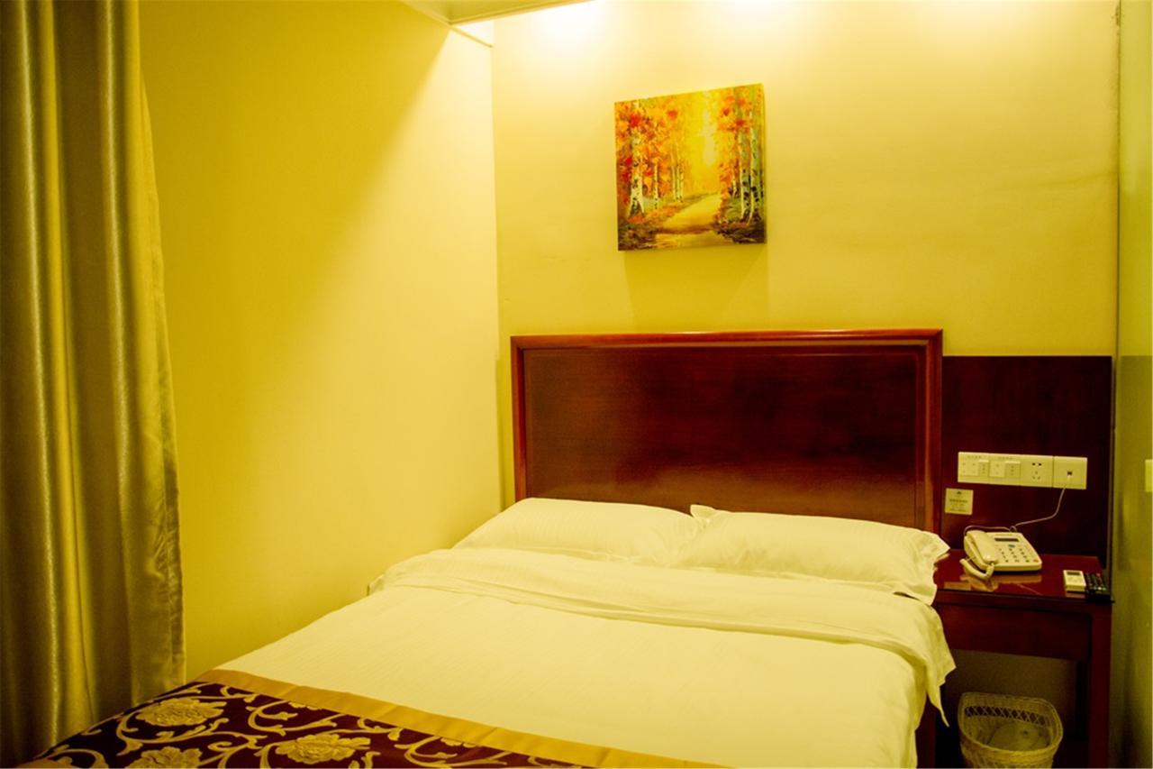 Greentree Alliance Yichang East Yichang Station Hotel Екстериор снимка