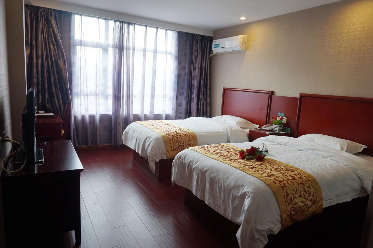Greentree Alliance Yichang East Yichang Station Hotel Екстериор снимка